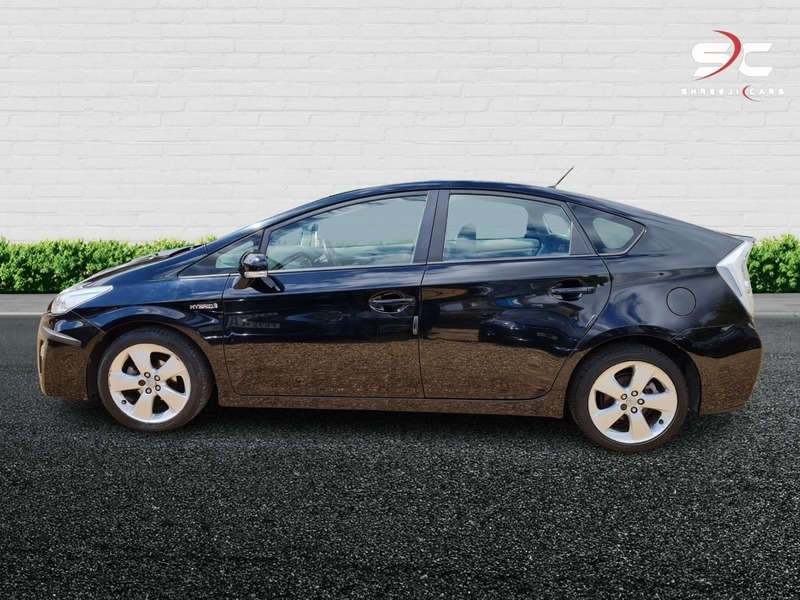 Toyota Prius Vvt-i T Spirit Black #5