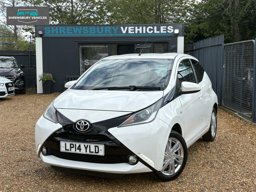 Toyota Aygo 1.0 Vvt-i X-pression Hatchback E LP14YLD White #2