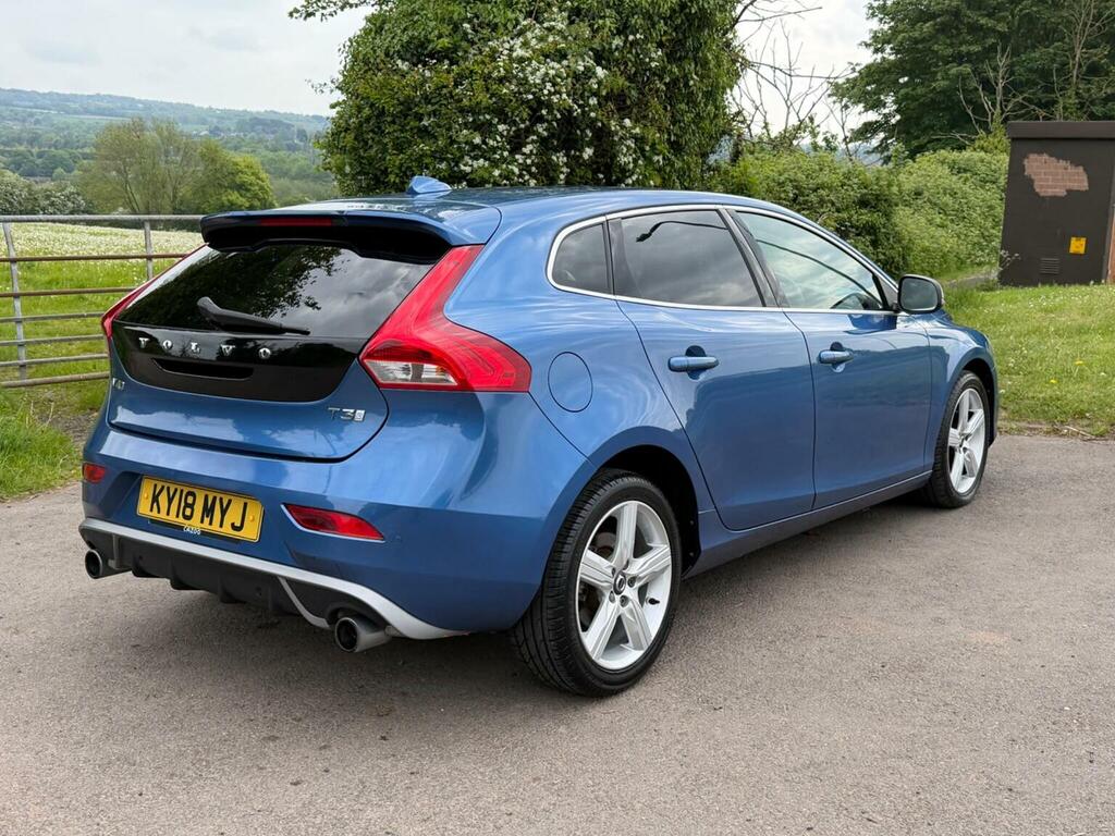 Volvo V40 Hatchback 1.5 T3 R-design Euro 6 Ss 2 KY18MYJ Blue #2