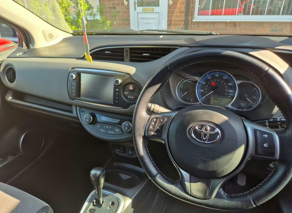 Toyota Yaris 1.5 Vvt-h Sport E-cvt Euro 6 MK65MLF Red #5