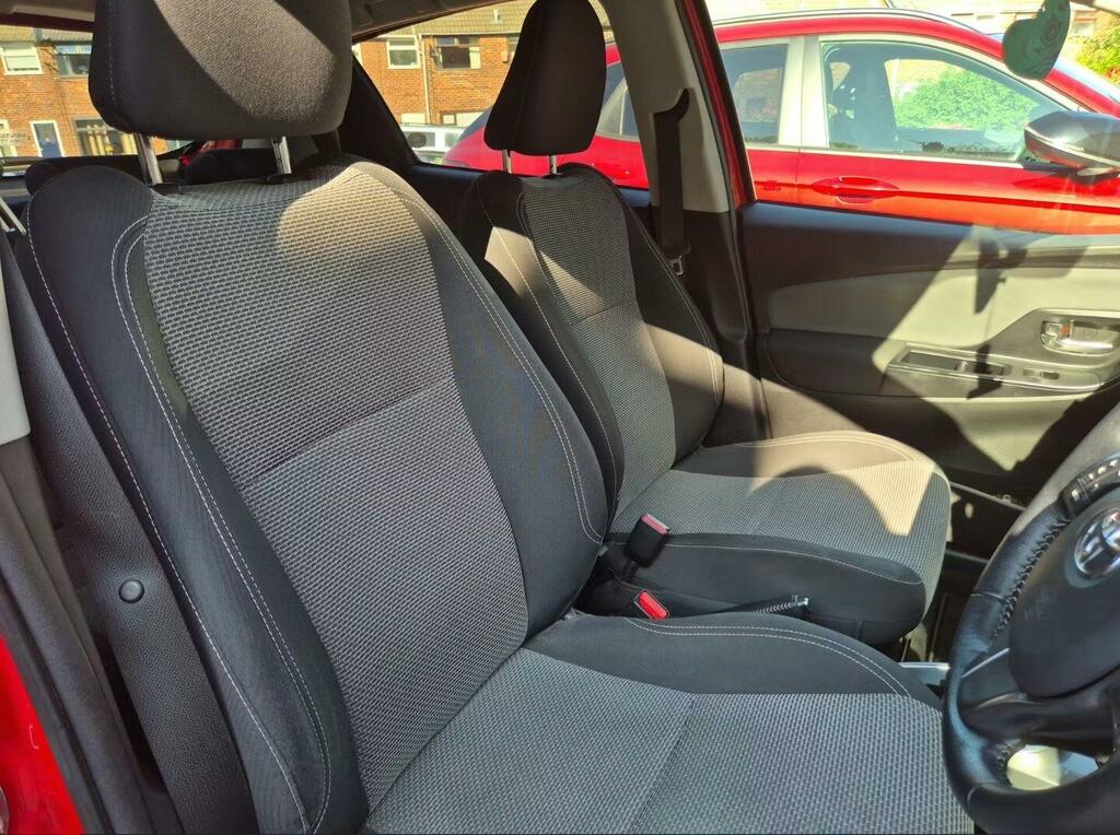 Toyota Yaris 1.5 Vvt-h Sport E-cvt Euro 6 MK65MLF Red #3