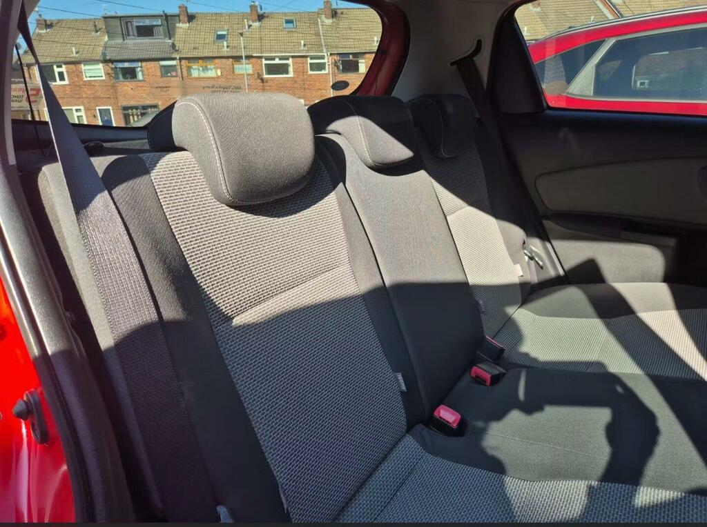 Toyota Yaris 1.5 Vvt-h Sport E-cvt Euro 6 MK65MLF Red #4
