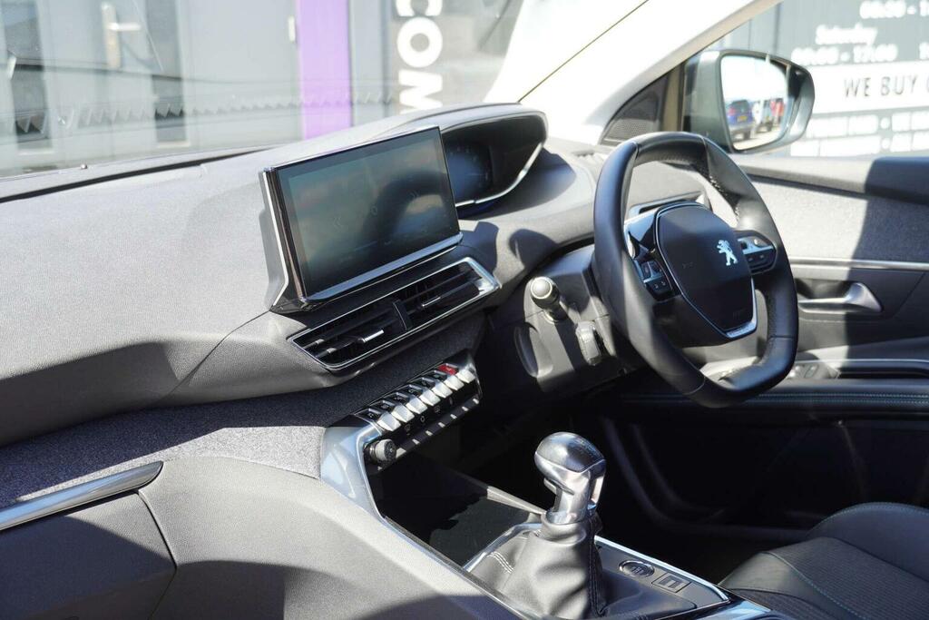 Peugeot 3008 1.2 Puretech Allure Premium Euro 6 Ss MM72VVP Black #2