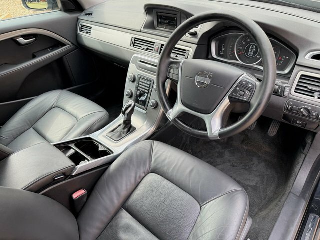 Volvo V70 2013 2.4 D5 Se Estate Geartronic Euro 5 Black #5