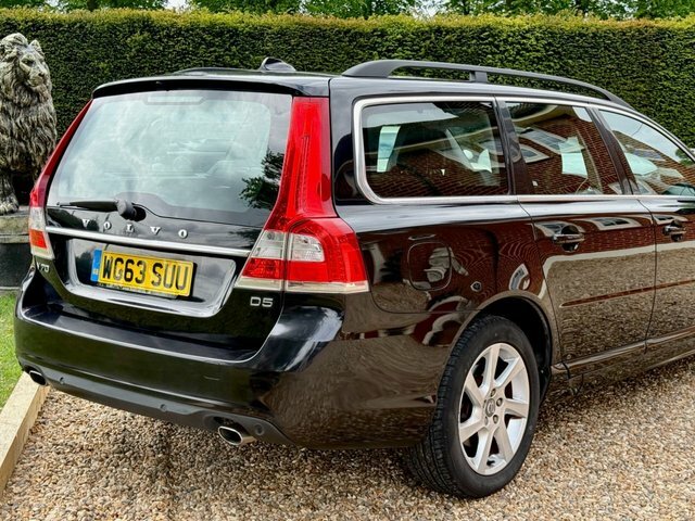 Volvo V70 2013 2.4 D5 Se Estate Geartronic Euro 5 Black #3