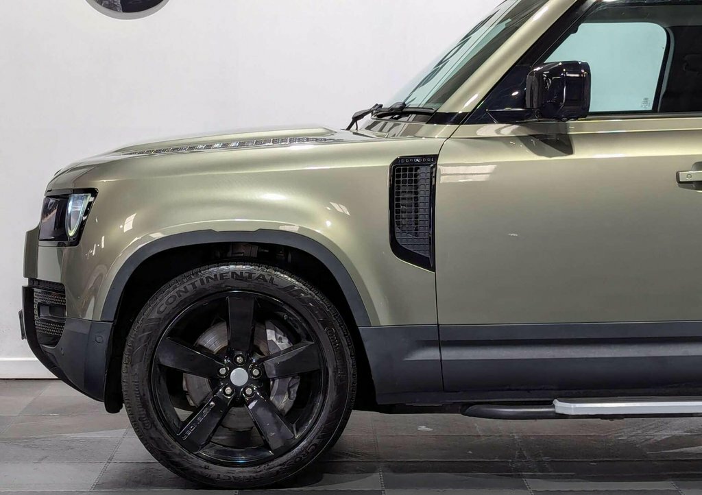 Land Rover Defender For Sale In Bedford LJ70YJW Green #4