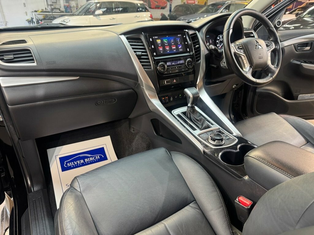 Mitsubishi Shogun Sport 2.4L 4 Black #2