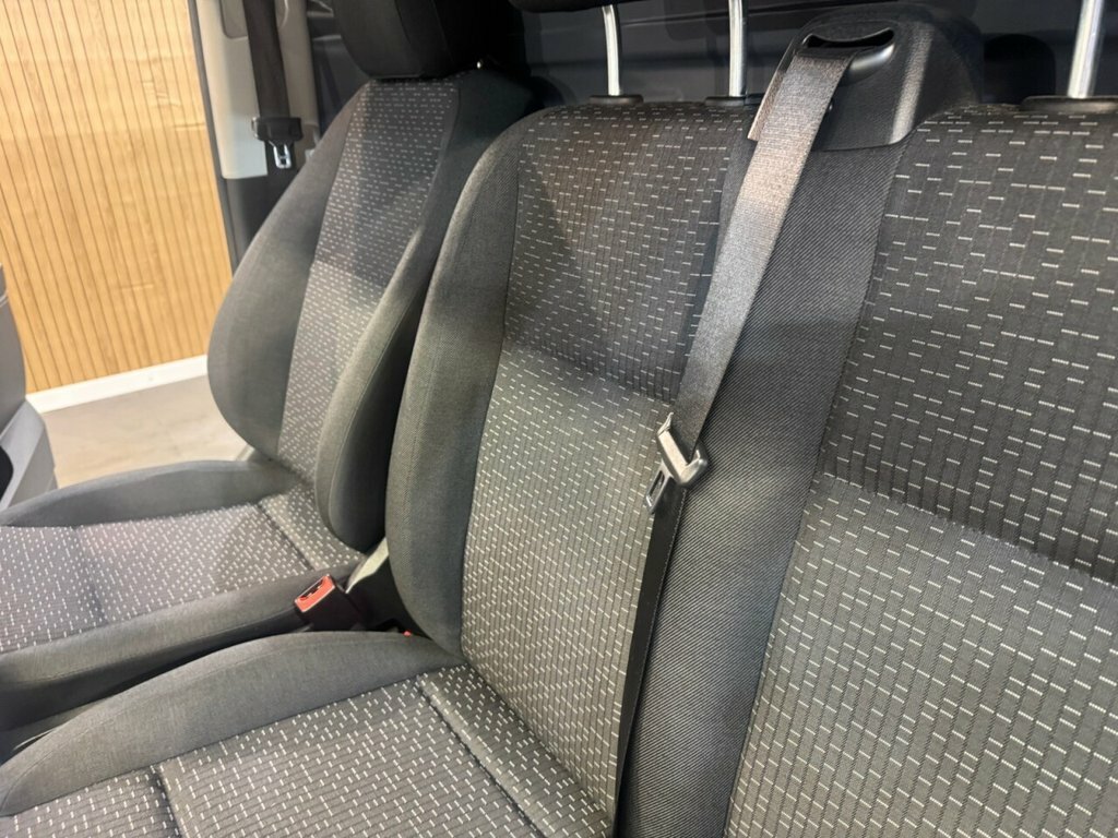 Mercedes-Benz eVito 100Kwh Premium Tourer Double Cab Silver #42