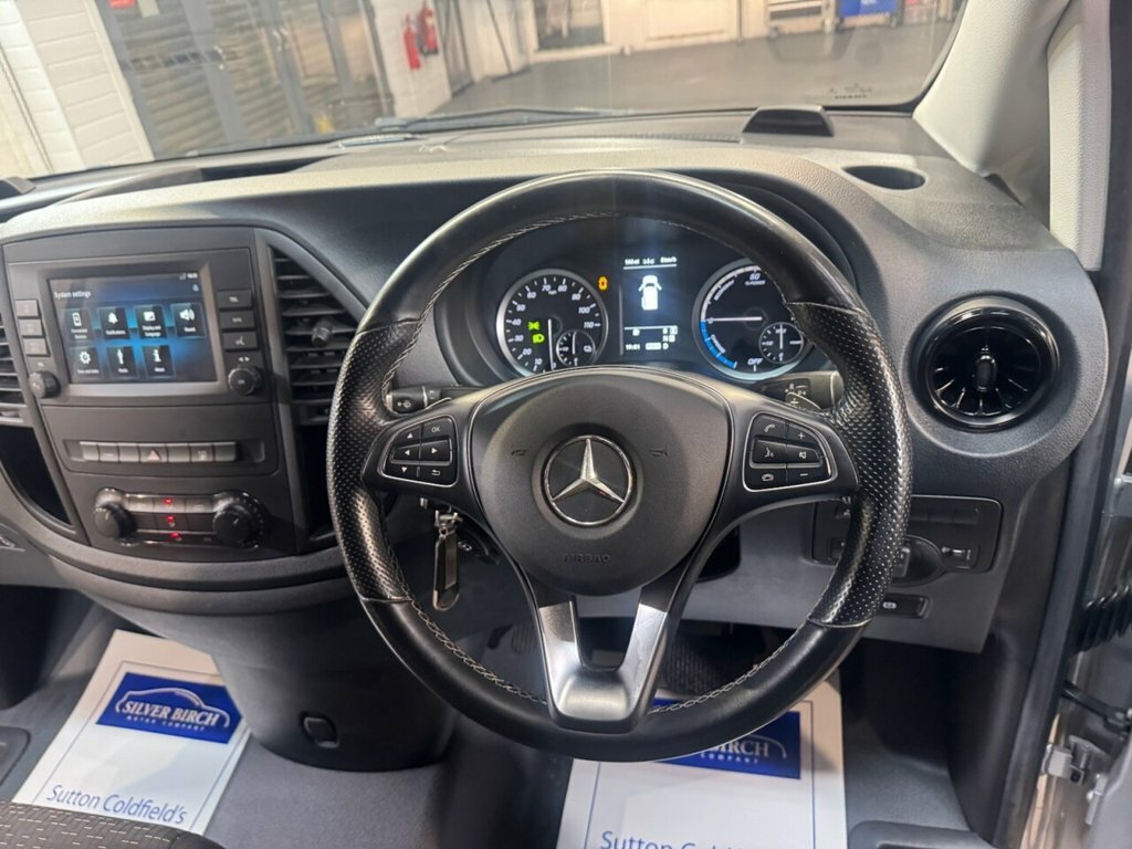 Mercedes-Benz eVito 100Kwh Premium Tourer Double Cab Silver #40