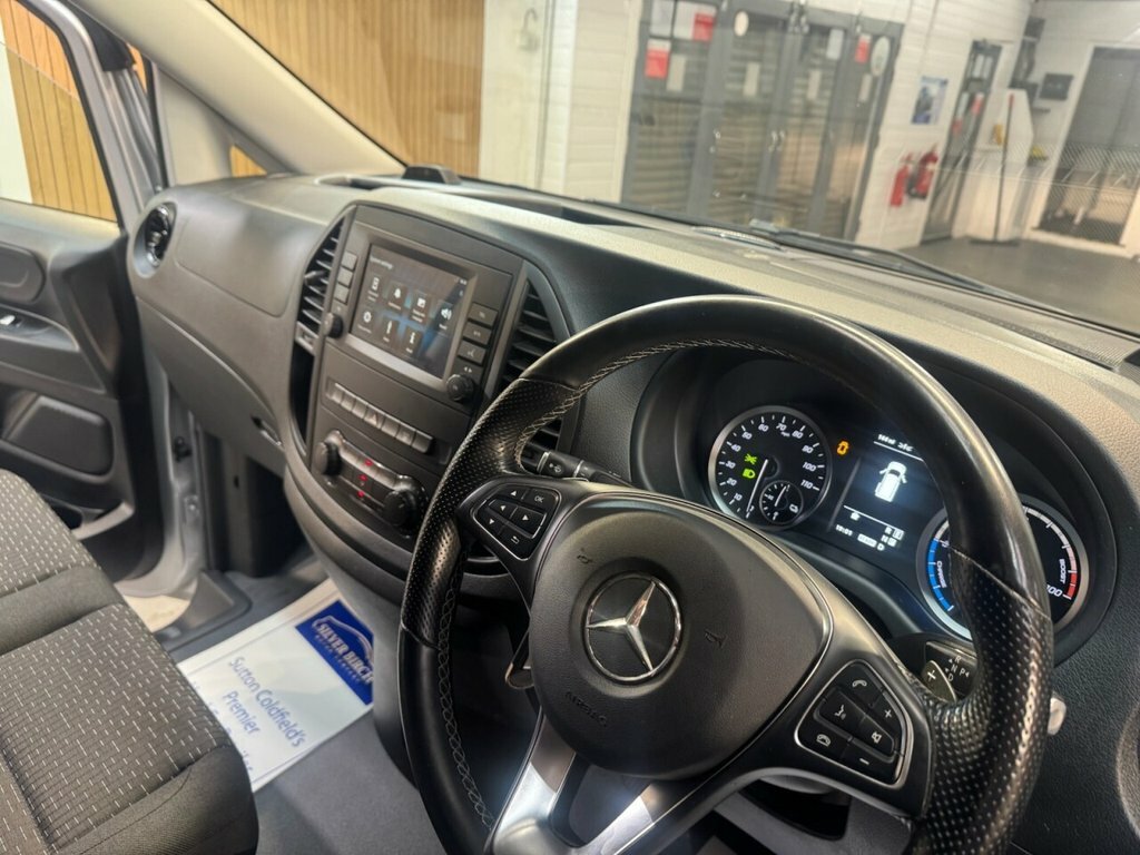 Mercedes-Benz eVito 100Kwh Premium Tourer Double Cab Silver #37