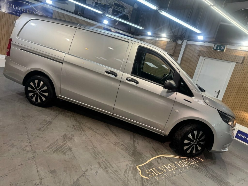 Mercedes-Benz eVito 100Kwh Premium Tourer Double Cab Silver #27