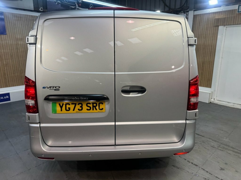 Mercedes-Benz eVito 100Kwh Premium Tourer Double Cab Silver #10