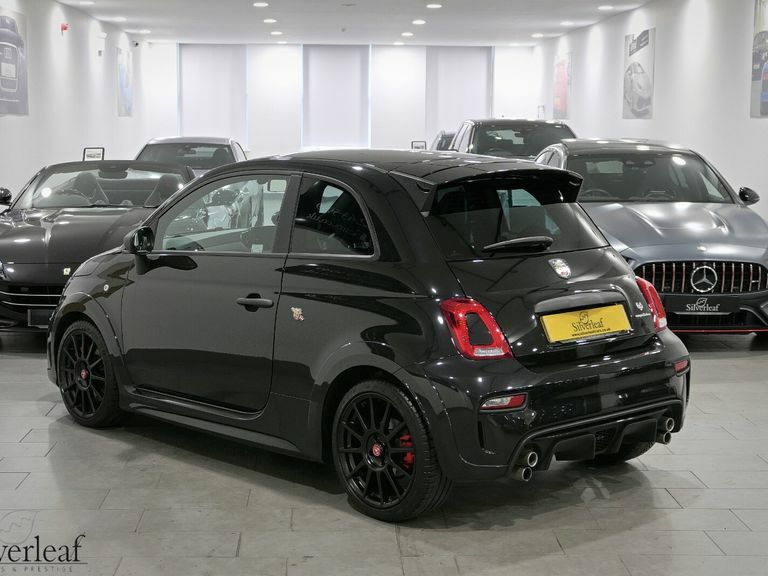 Abarth 695 2024 24 Abarth 695 1.4 T-jet 180 Competizione Black #2