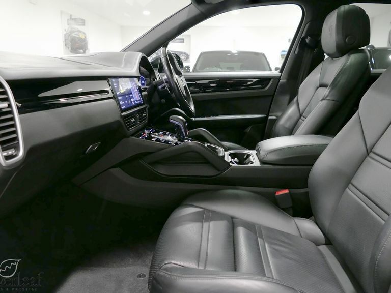 Porsche Cayenne 2019 19 Porsche Cayenne V6 Tiptronic S DG19XFJ Black #5