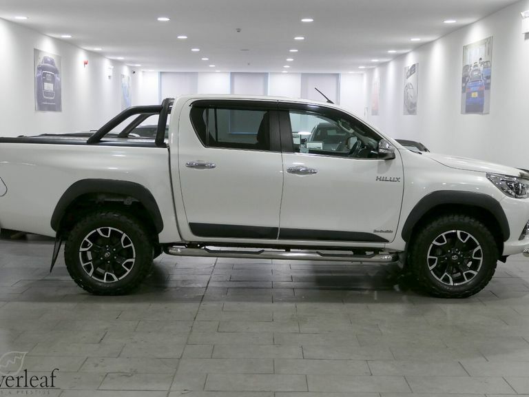 Toyota HILUX 2017 17 Toyota Hilux Invincible X Dcab Pick Up 2. #3