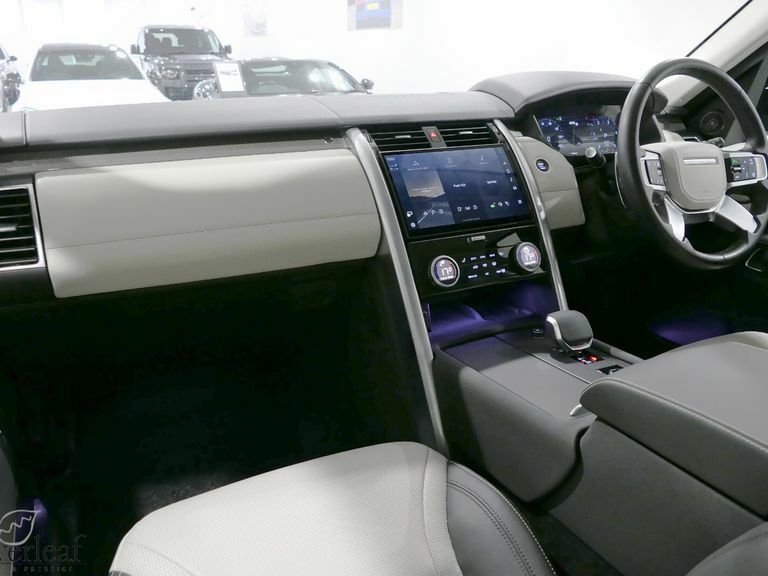Land Rover Discovery 2024 74 Land Rover Discovery D350 Metropolitan Edi FV74XPC Grey #6