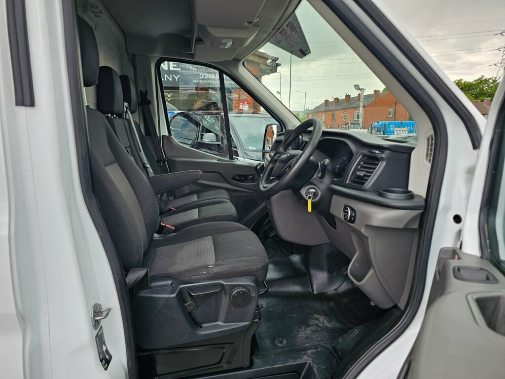 Ford Transit Custom 2L Leader BJ22TEY White #5