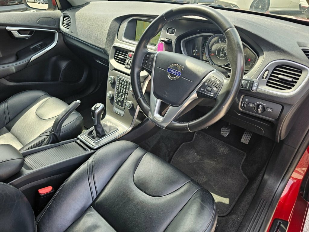 Volvo V40 2L Se Lux Nav T10DMS Red #6