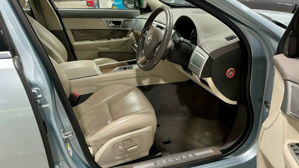 Jaguar XF 2.2L Premium Luxury OE62GJX Blue #3