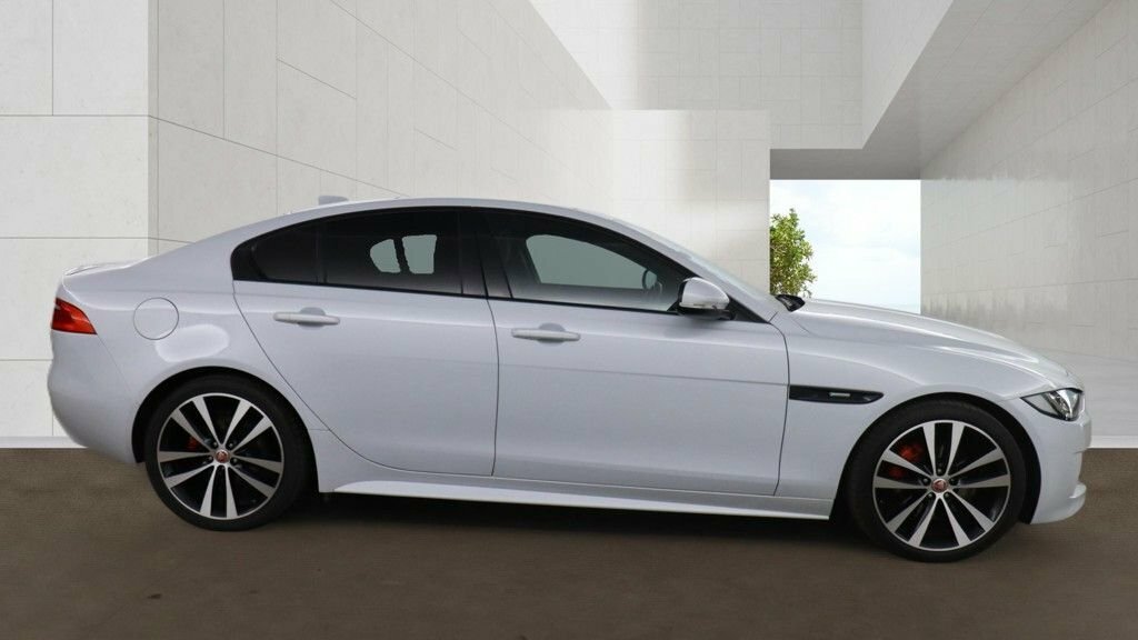 Jaguar XE 2L R-sport PX68UKD White #5