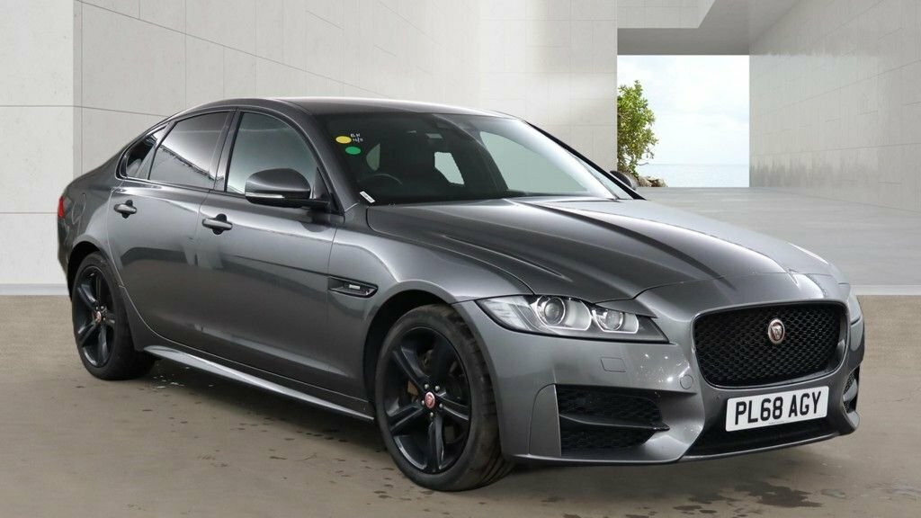 Jaguar XF 2L R-sport Grey