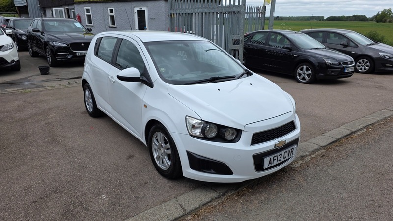 Chevrolet Aveo Lt AF13CVR White #3
