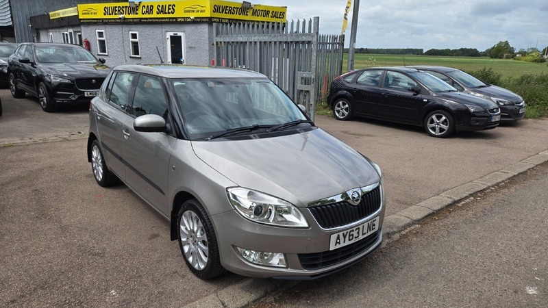 Skoda Fabia Elegance Tsi Dsg Beige #4