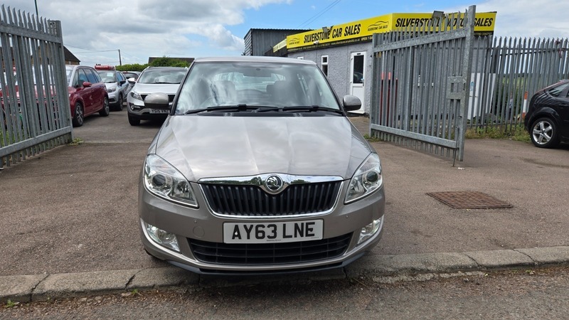 Skoda Fabia Elegance Tsi Dsg Beige #2