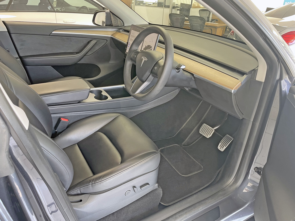 Tesla Model Y Long Range Awd AJ22CWR #5