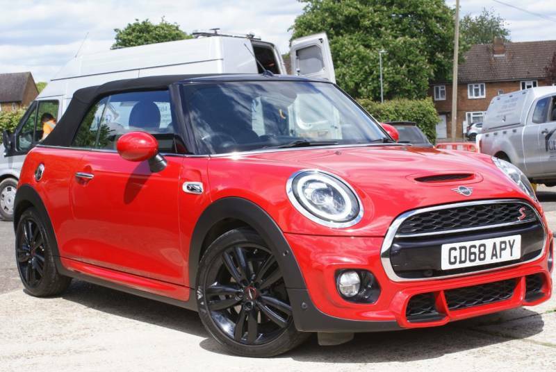Mini Convertible 2.0 Cooper S Sport II - 2018 68 GD68APY Red #5
