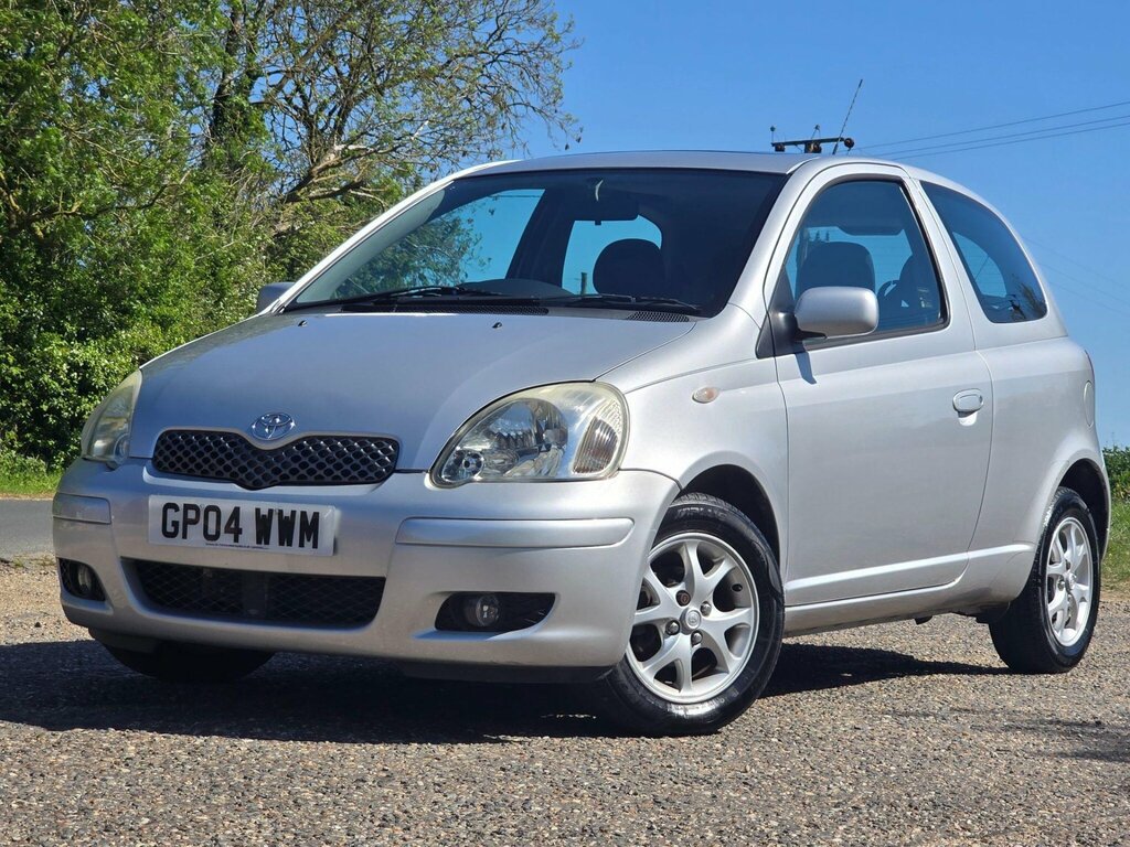 Toyota Yaris 1.3 Vvt-i T Spirit Silver #3