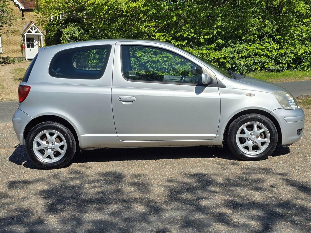 Toyota Yaris 1.3 Vvt-i T Spirit Silver #6