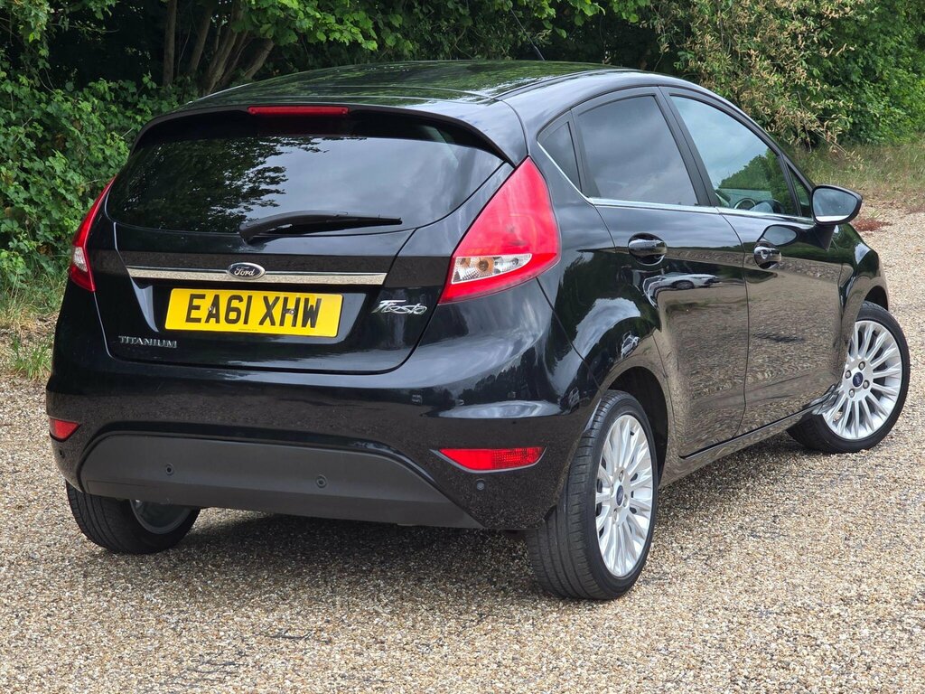 Ford Fiesta 1.4 Titanium Black #2