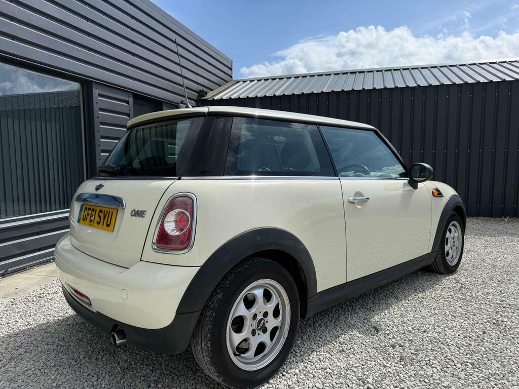 Mini Hatch 1.6 One Euro 5 201161 D8CDL White #3