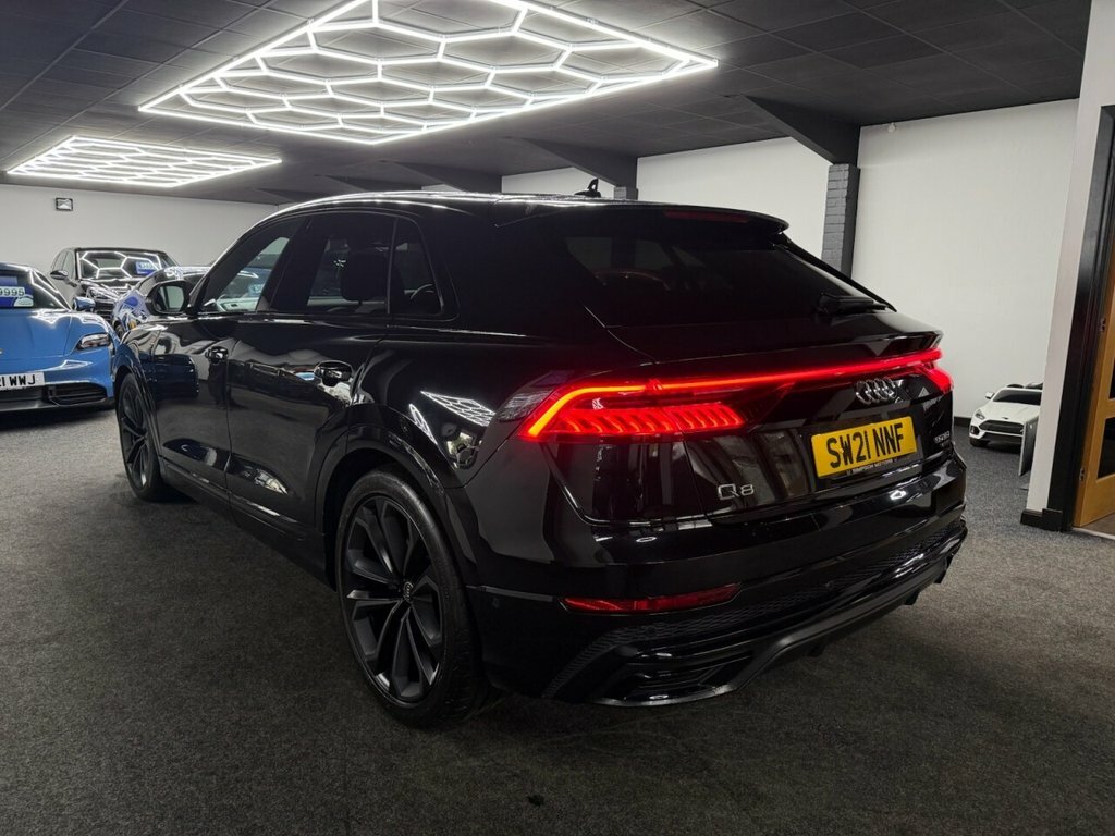Audi Q8 3L Black Edition Black #5
