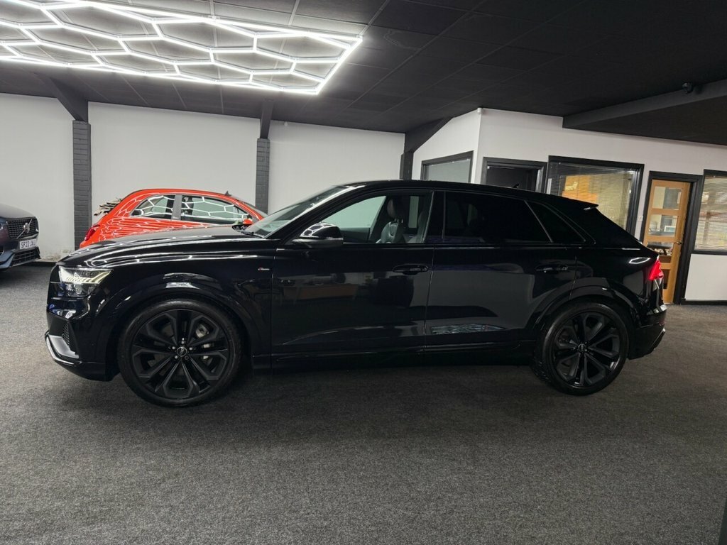 Audi Q8 3L Black Edition Black #4