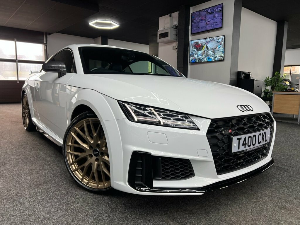 Audi TTS 2L Black Edition White
