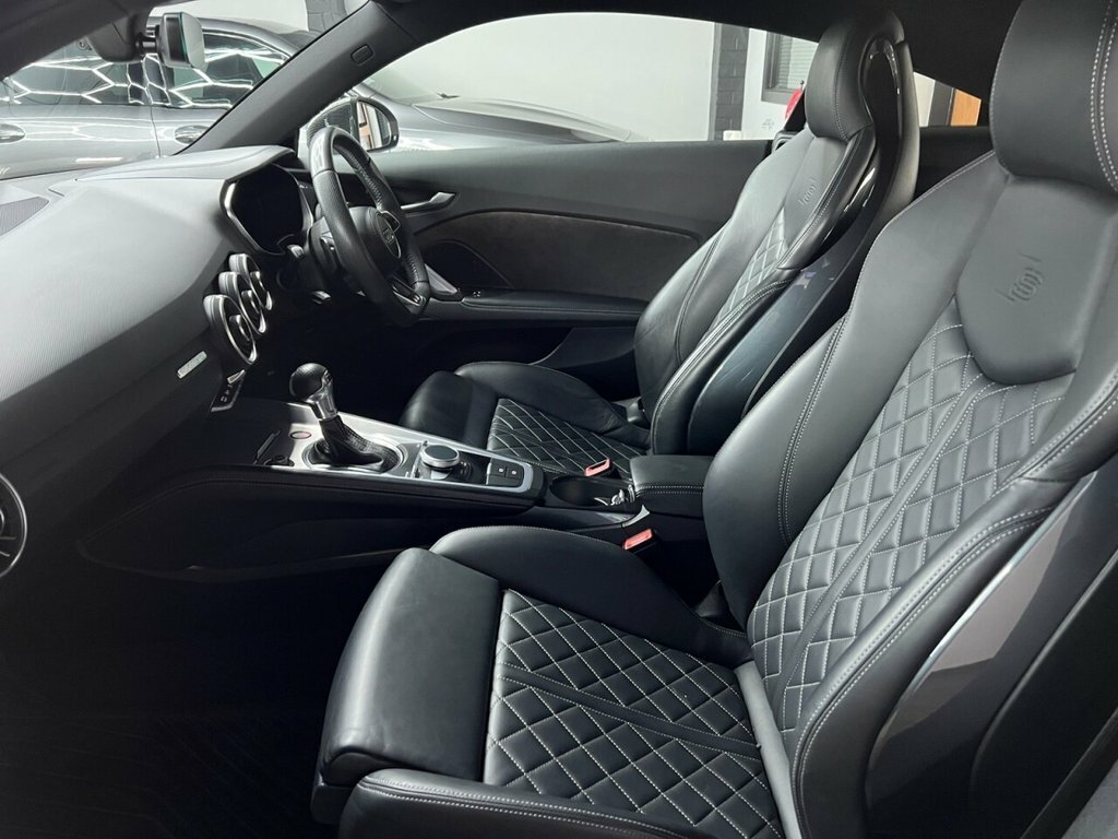 Audi TTS 2L Black Edition White #2