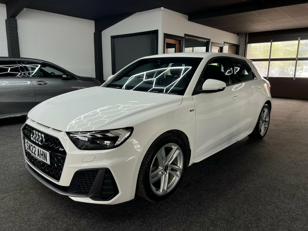 Audi A1 1L S Line SW22AHN White #2