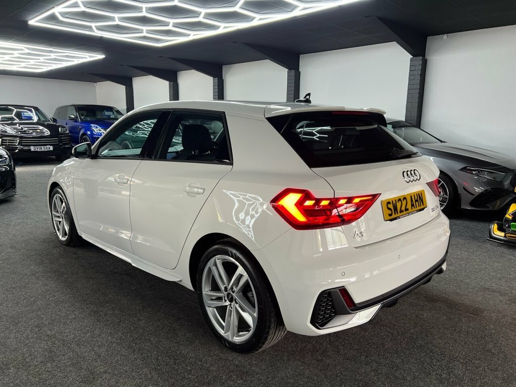 Audi A1 1L S Line SW22AHN White #4