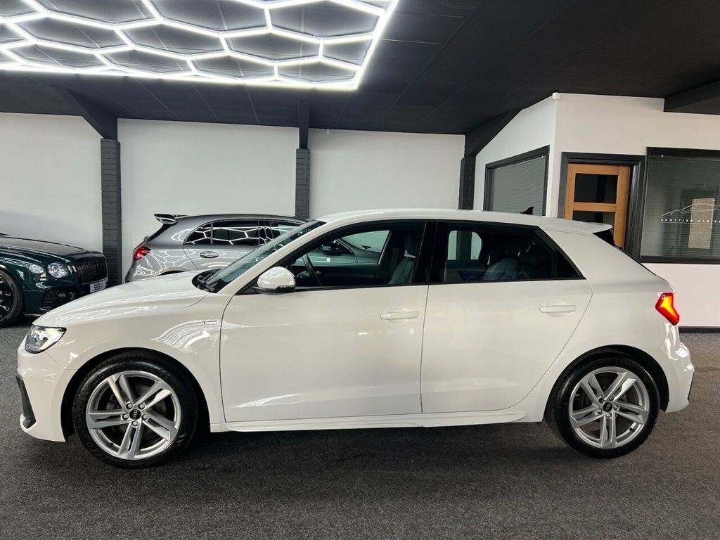 Audi A1 1L S Line SW22AHN White #3