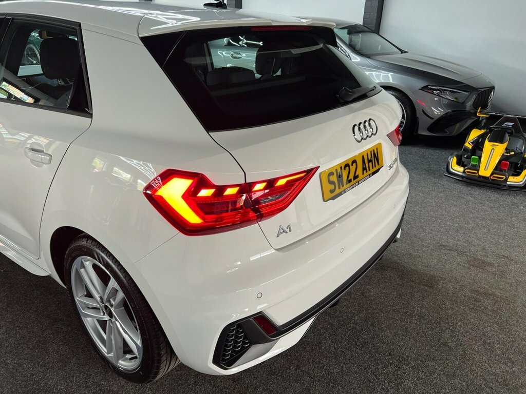 Audi A1 1L S Line SW22AHN White #6