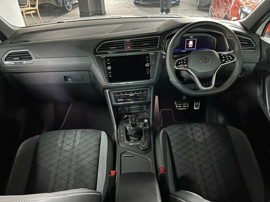 Volkswagen Tiguan 2L R-line VE71EXK White #2