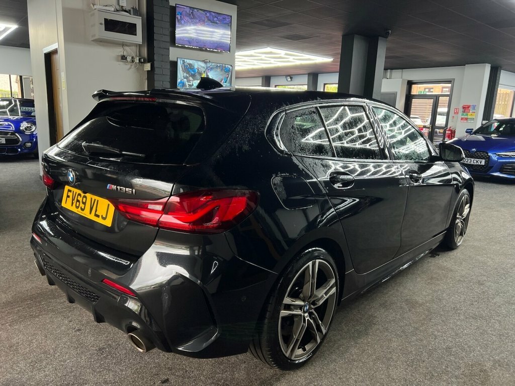 BMW 1 Series 2L Null FV69VLJ Black #4