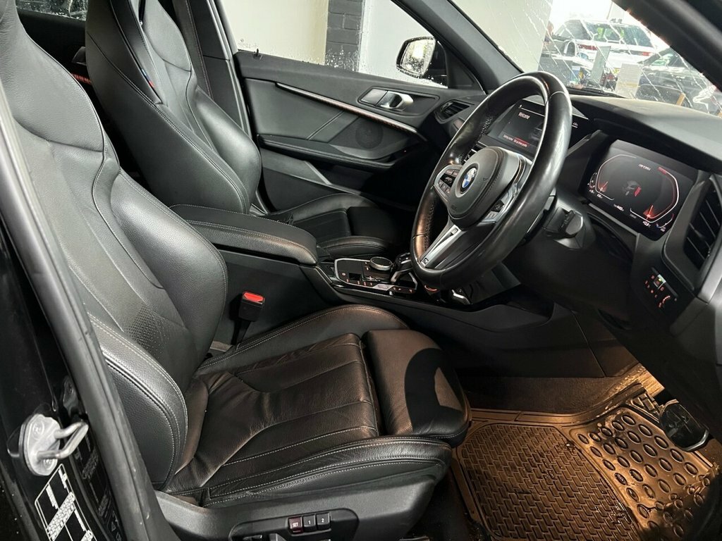 BMW 1 Series 2L Null FV69VLJ Black #5