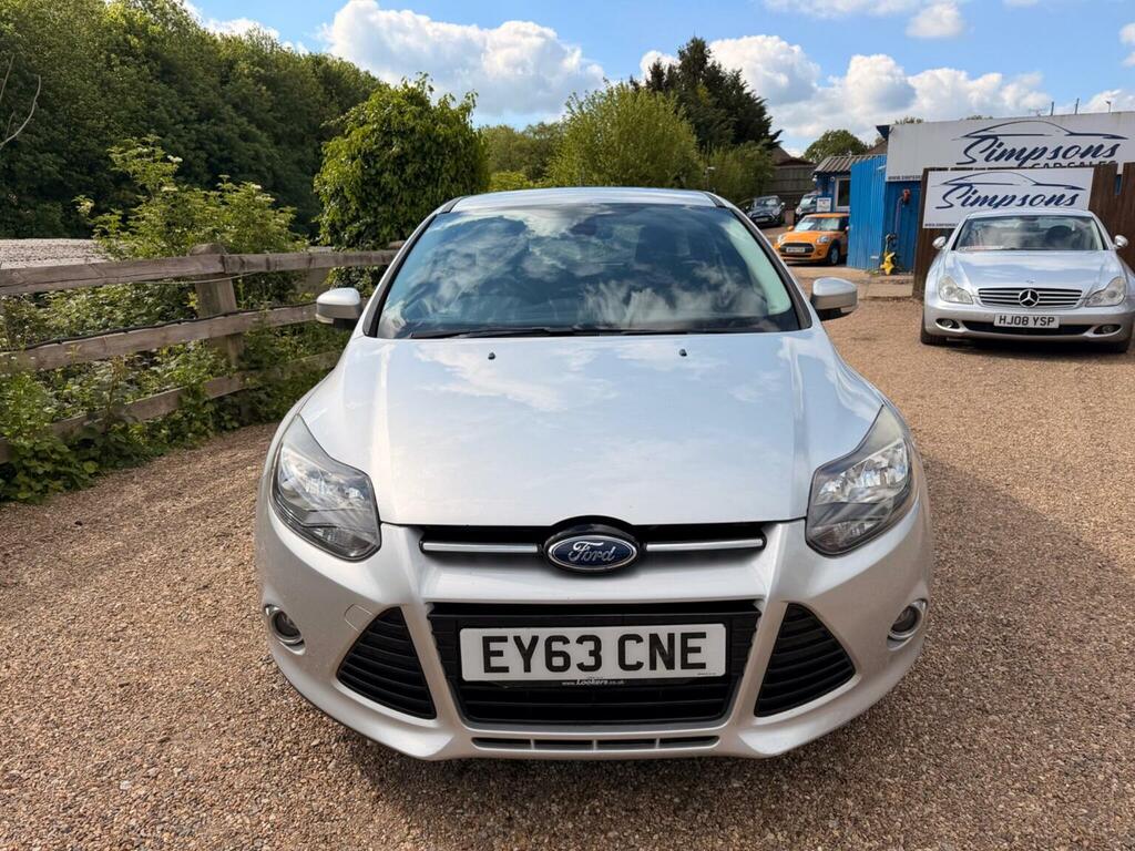 Ford Focus Hatchback 1.6 Tdci Titanium Euro 5 Ss 2013 EY63CNE Silver #2
