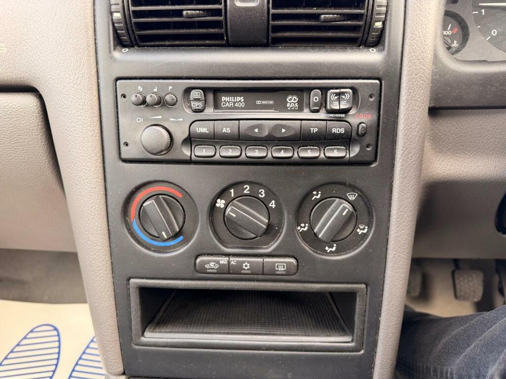 Vauxhall Astra 1.6I 16V Cd Silver #10