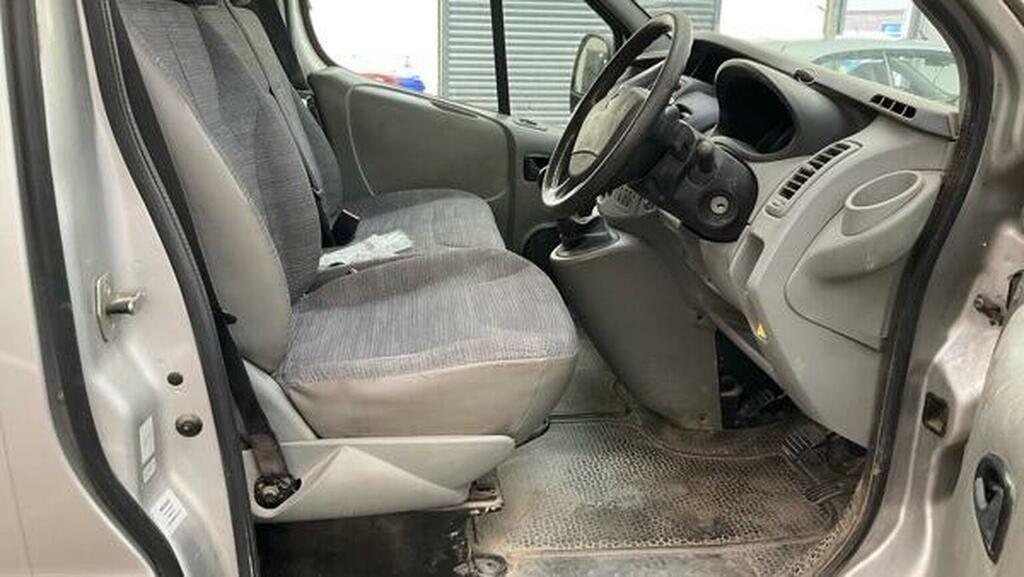 Renault Trafic 2.0 Dci Sl27 White #7