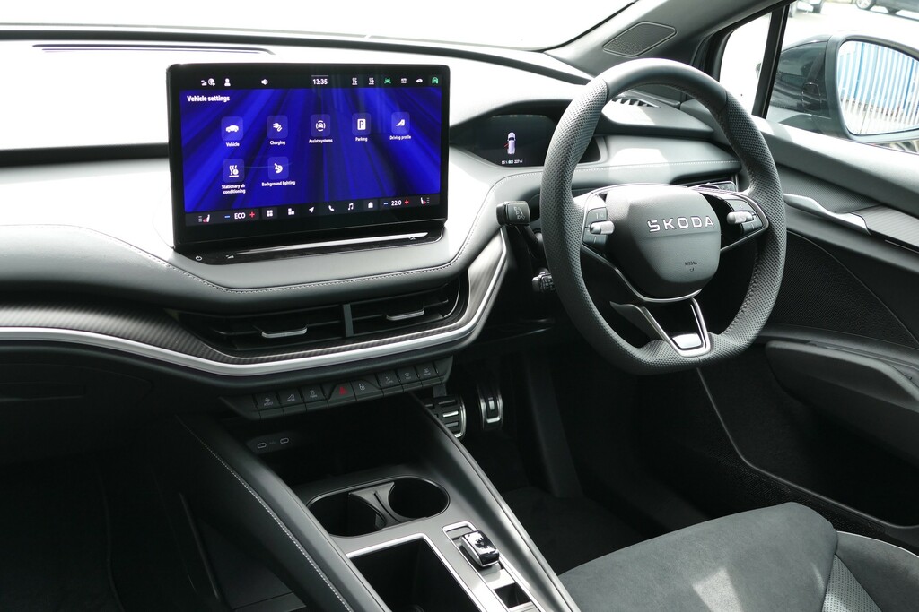 Skoda Elroq 210Kw 85 Sportline 82Kwh 286 Ps PN75NYV Black #2