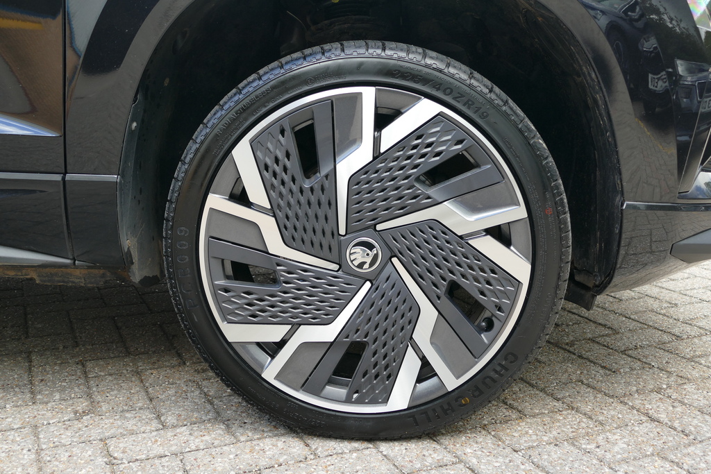 Skoda Karoq 1.5 Tsi Sportline Dsg 150 Ps PK23LWC Black #5